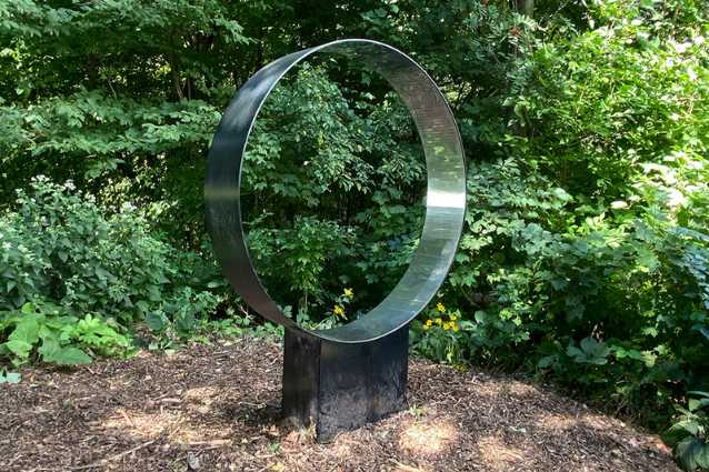 Circle sculpture