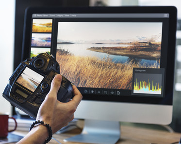 camera and computer, photo by RawPixel.com/shutterstock