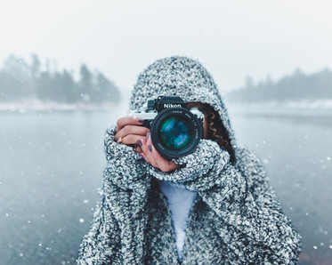 Winter photographer, photo by StockSnap/Pixabay